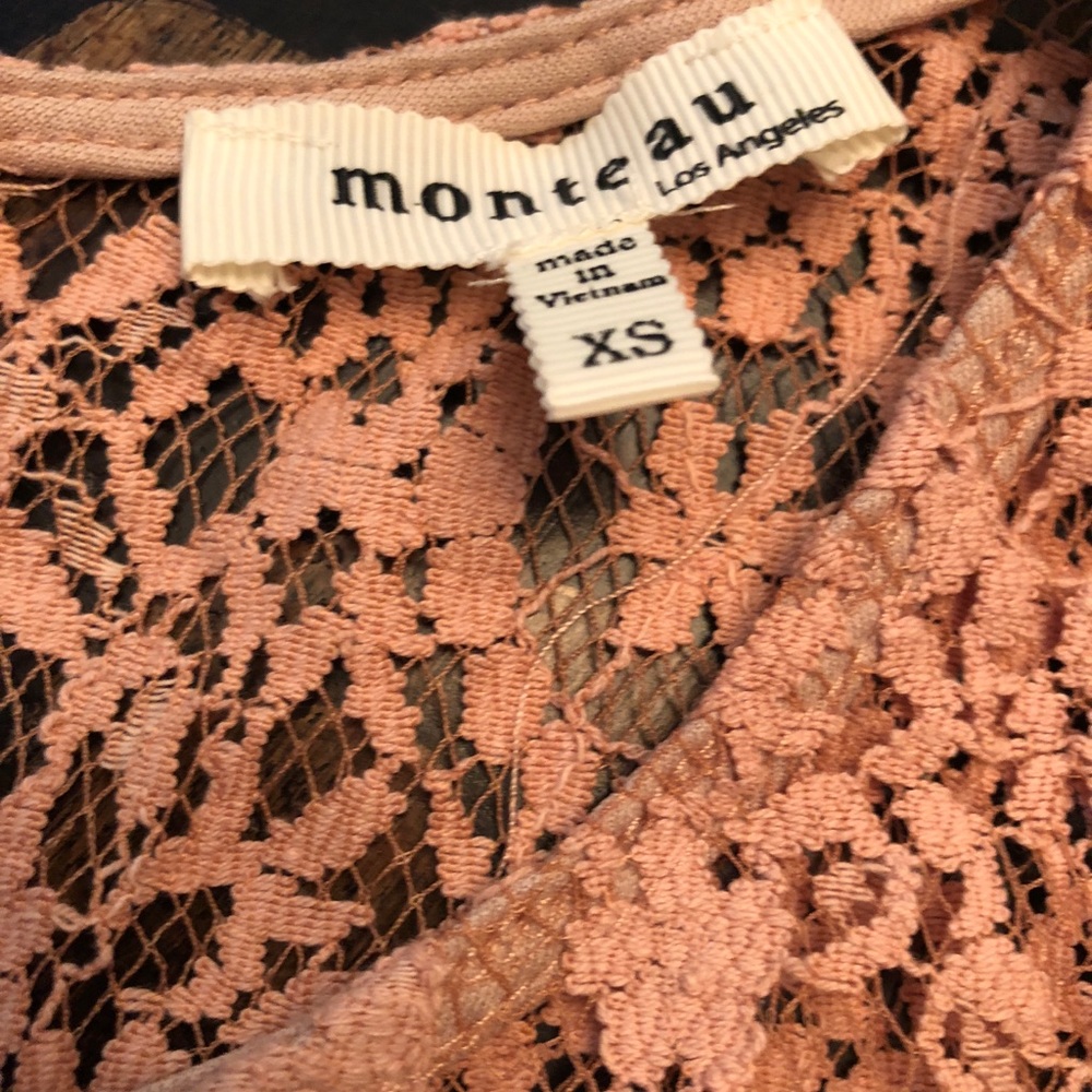 Gorgeous Lace dress, by Monteau Los Angeles - Picture 5 of 6